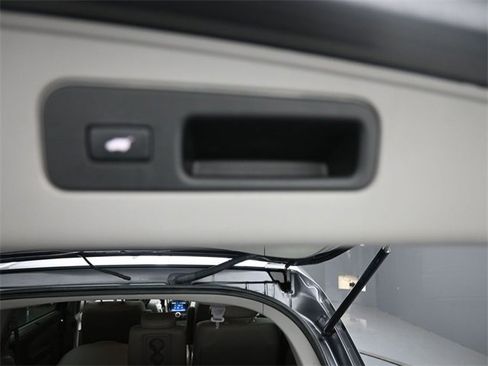 Used 2016 Honda Odyssey Touring Elite image 22