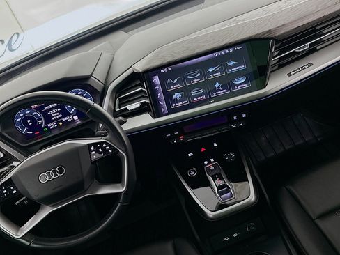 Used 2024 Audi Q4 e-tron Premium Plus w/ Premium Plus image 17