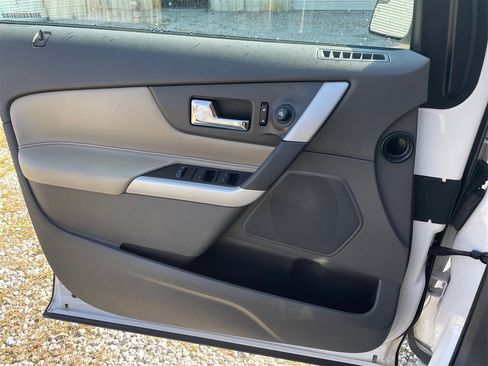 Used 2013 Ford Edge SEL image 22