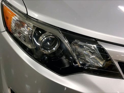 Used 2012 Toyota Camry SE image 28