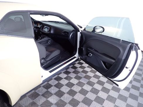 Used 2018 Dodge Challenger R/T Scat Pack RWD image 34