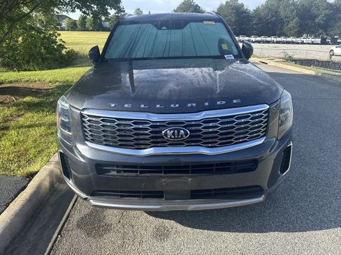 Used 2021 Kia Telluride EX w/ EX Premium Package FWD image 3