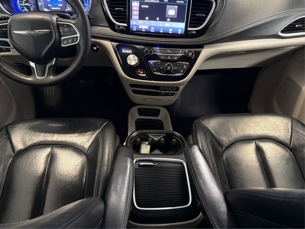 Used 2022 Chrysler Pacifica Touring-L FWD image 20