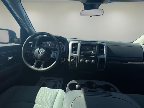Used 2019 RAM 1500 Classic SLT RWD image 9