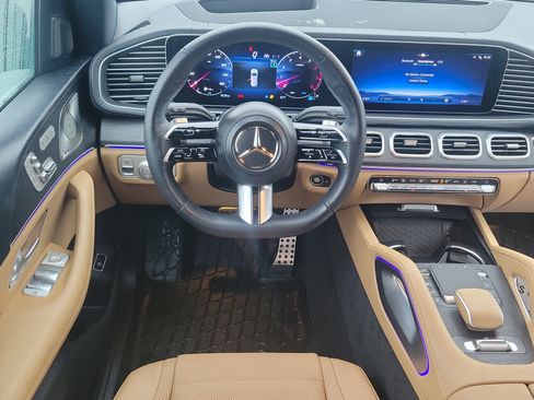 Used 2024 Mercedes-Benz GLS 450 4MATIC image 11