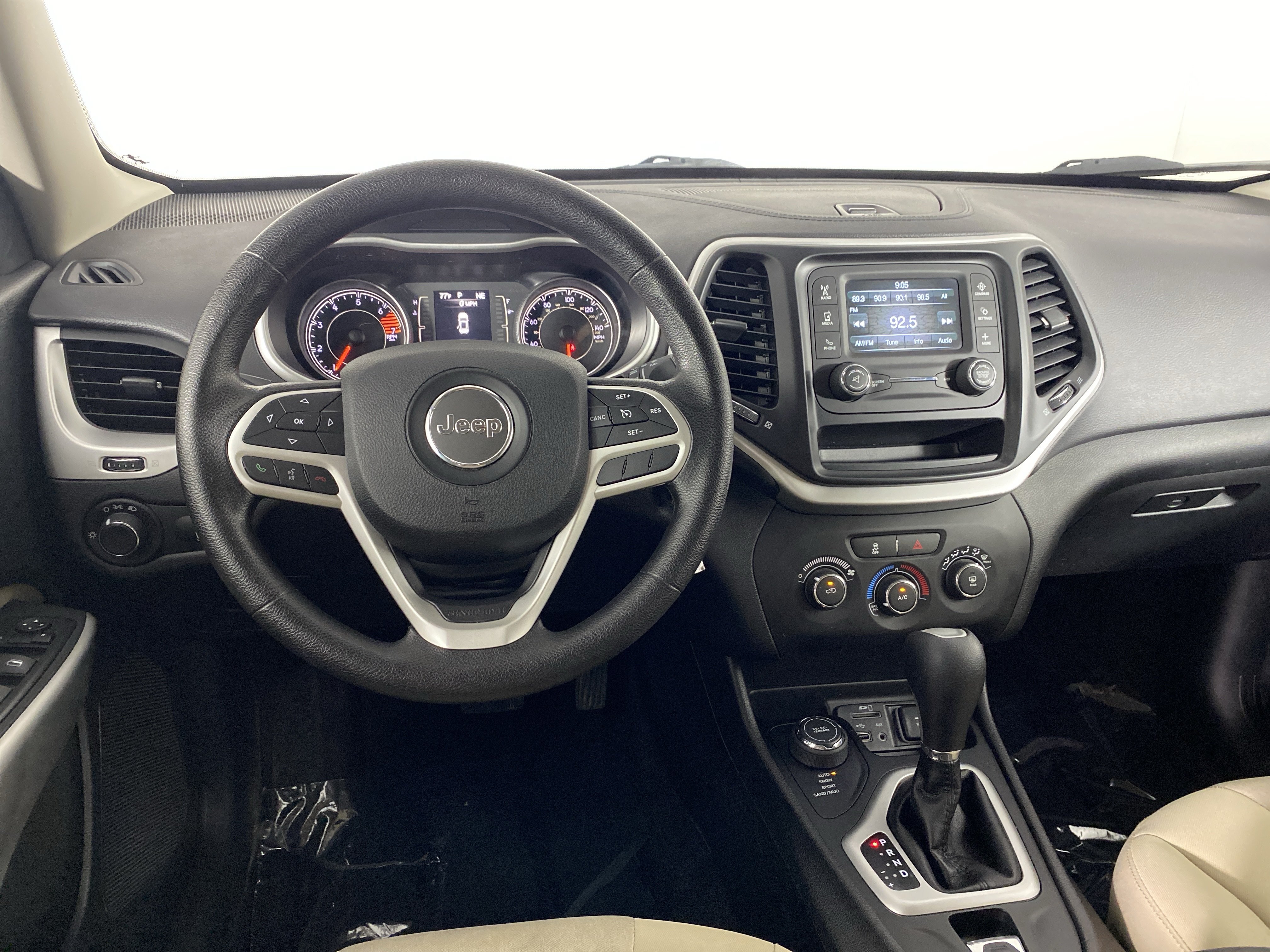 Used 2017 Jeep Cherokee Sport AWD/4WD image 33