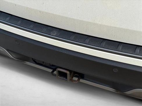 Used 2022 Ford Explorer XLT w/ Equipment Group 202A image 10