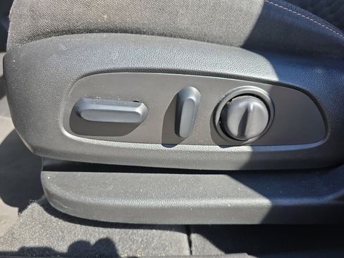 Used 2018 Chevrolet Equinox LT AWD/4WD image 19