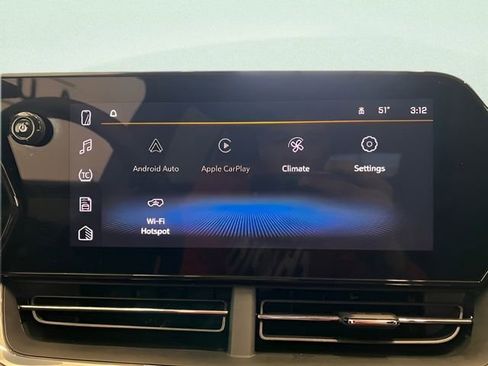 Used 2025 Chevrolet Trax LT image 18