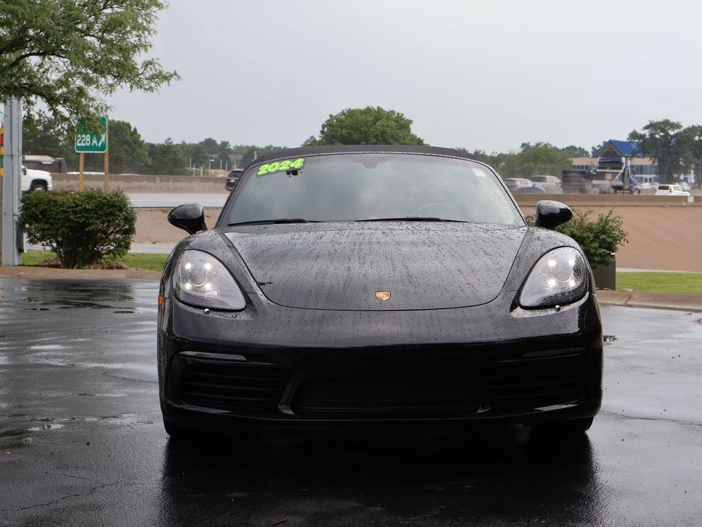 Used 2024 Porsche 718 Boxster RWD image 12