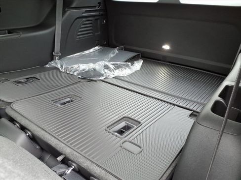 New 2026 GMC Acadia Elevation w/ Elevation Premium Package image 12