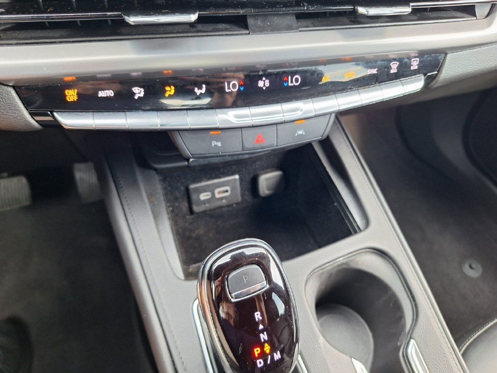 Used 2024 Cadillac XT4 Premium Luxury AWD/4WD image 16