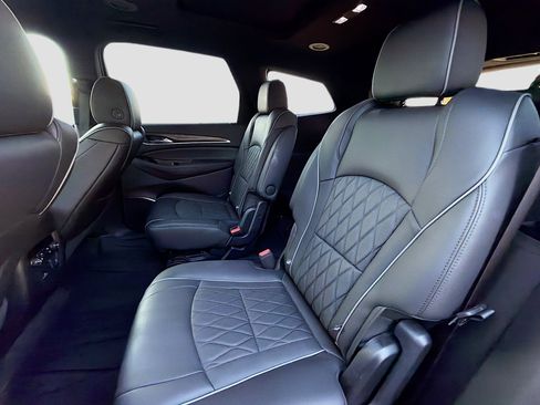 Used 2023 Buick Enclave Avenir w/ Avenir Technology Package image 21