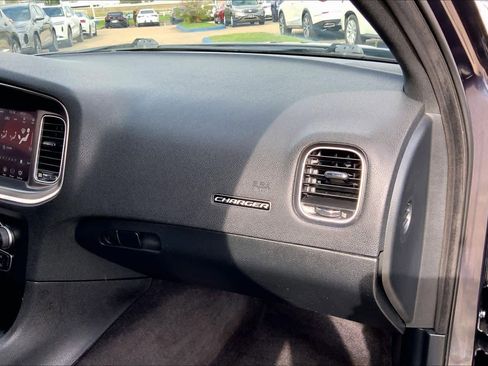 Used 2018 Dodge Charger R/T image 17