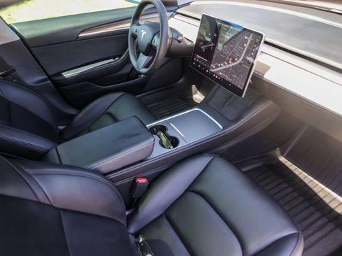 Used 2021 Tesla Model 3 Standard Range Plus RWD image 26