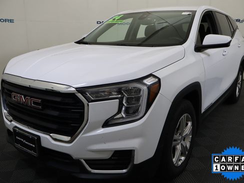 Used 2024 GMC Terrain SLE FWD image 12