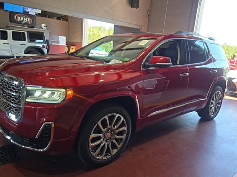 Used 2023 GMC Acadia Denali w/ Denali Ultimate Package AWD/4WD image 2