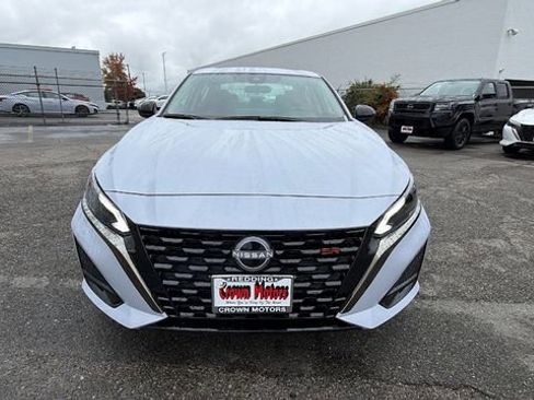 New 2025 Nissan Altima 2.5 SR w/ SR Premium Package image 8