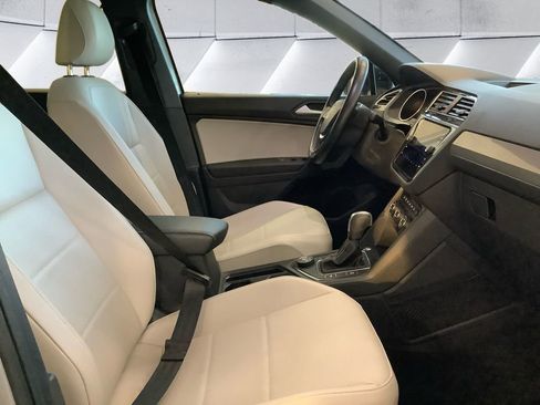 Used 2021 Volkswagen Tiguan SE R-Line image 13