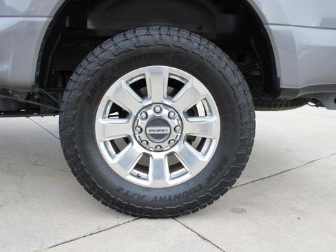 Used 2021 Ford F250 Platinum w/ FX4 Off-Road Package image 38