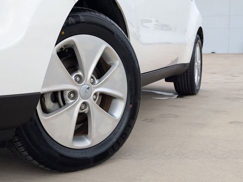 Used 2014 Kia Soul image 2