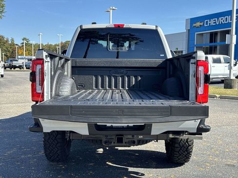 Used 2026 Ford F250 Platinum w/ Tremor Off-Road Package image 32
