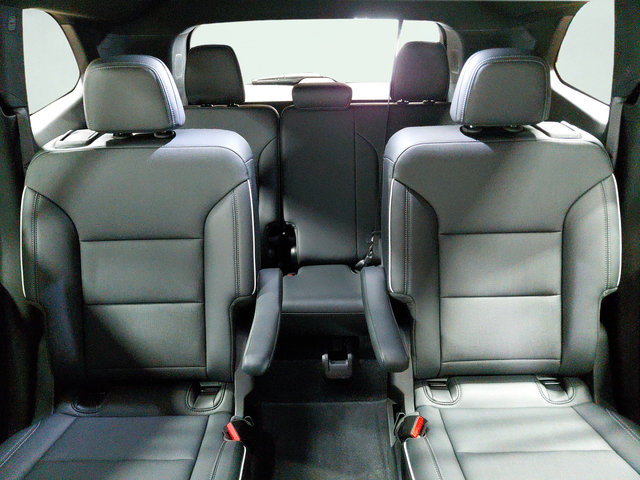 Used 2025 Buick Enclave Preferred FWD image 40