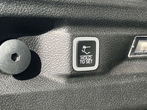 Used 2023 Jeep Grand Cherokee L Limited image 22