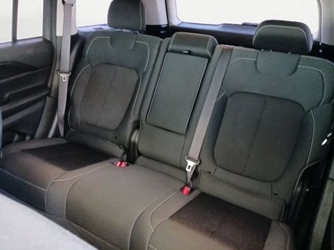 Used 2023 Jeep Grand Cherokee Laredo RWD image 9
