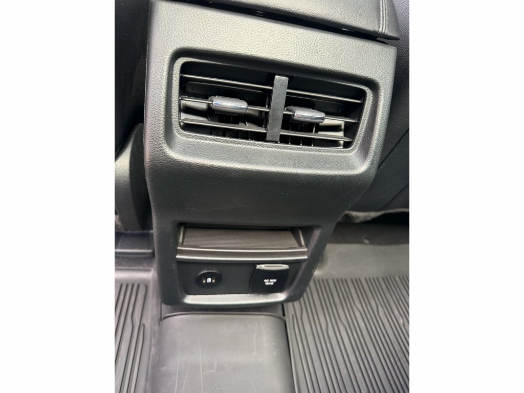 Used 2024 Ford Edge SEL w/ Convenience Package AWD/4WD image 11