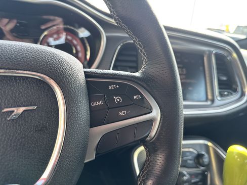 Used 2015 Dodge Challenger SRT Hellcat RWD image 20