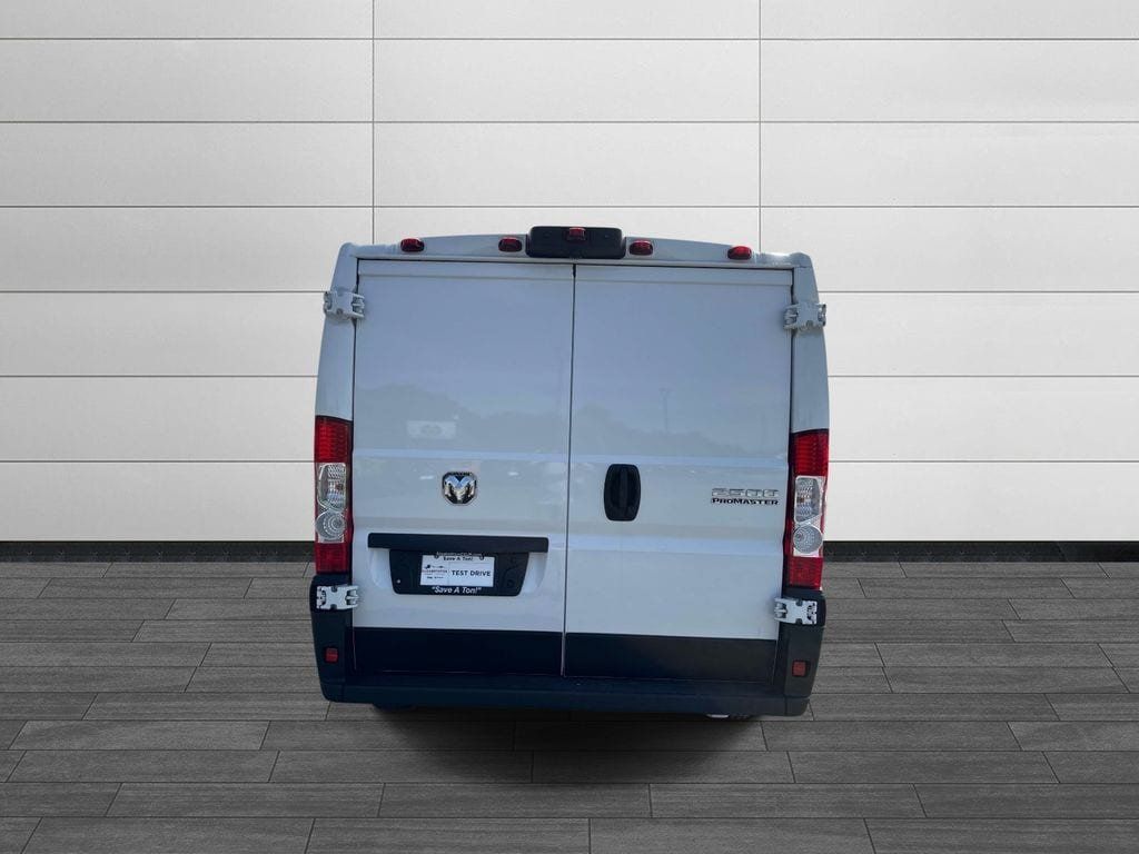 Used 2025 RAM ProMaster 2500 w/ Convenience Group FWD image 4