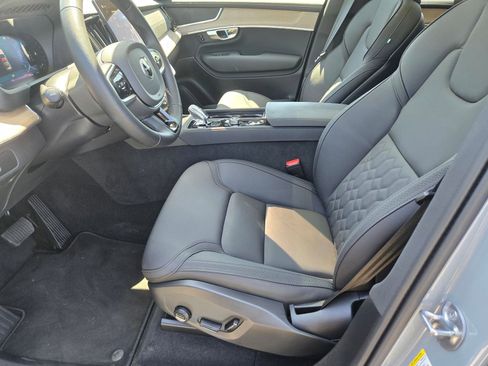 Certified 2025 Volvo XC90 B6 Plus AWD/4WD image 11