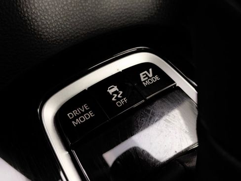 Used 2024 Toyota Corolla LE w/ LE Convenience Package FWD image 45