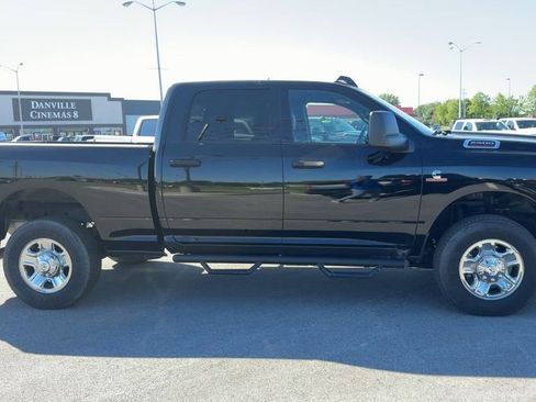 Used 2025 RAM 2500 Tradesman w/ Chrome Appearance Group AWD/4WD image 8