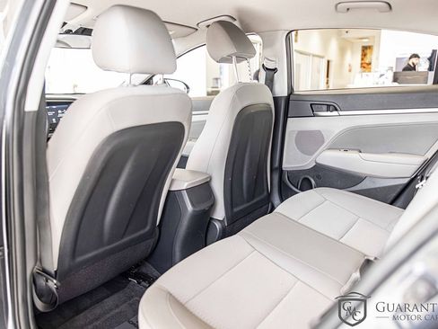 Used 2020 Hyundai Elantra SEL image 29
