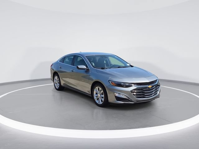 Used 2025 Chevrolet Malibu LT FWD image 2