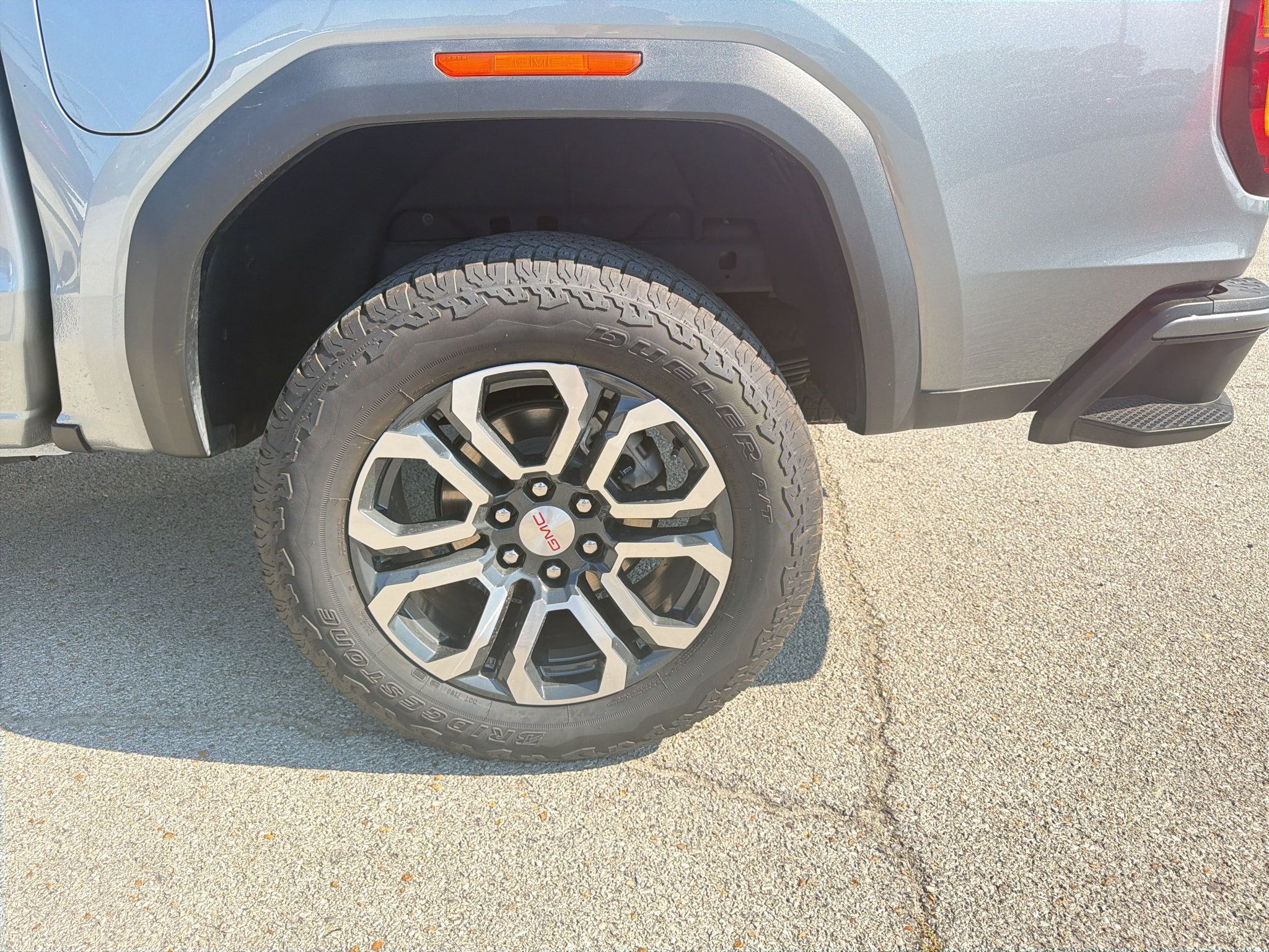 Used 2024 GMC Canyon AT4 w/ AT4 Premium Package AWD/4WD image 23
