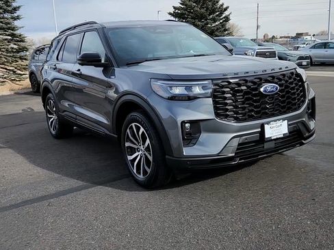 Used 2025 Ford Explorer ST-Line image 4
