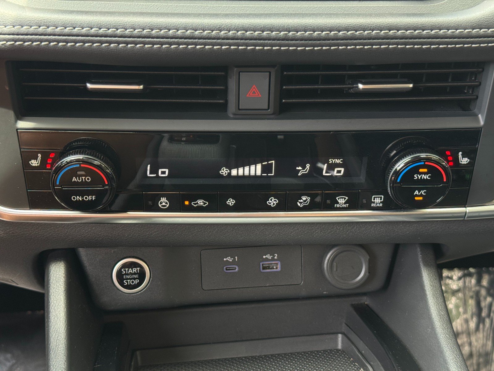 Used 2023 Nissan Rogue SV w/ SV Premium B Package FWD image 25