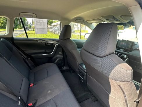 Used 2020 Toyota RAV4 LE AWD/4WD image 29