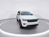 Used 2017 Jeep Grand Cherokee Limited image 3