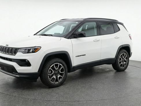 Used 2025 Jeep Compass Trailhawk w/ Trailer Tow Group image 3