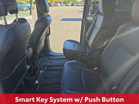 Certified 2022 Toyota Sienna XSE image 18