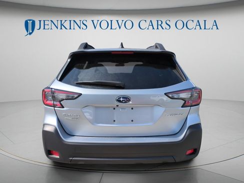 Used 2025 Subaru Outback Premium AWD/4WD image 4