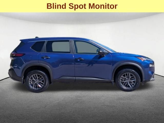 Used 2023 Nissan Rogue S AWD/4WD image 4