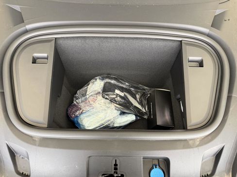 New 2026 Porsche Taycan 4 image 27