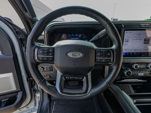 Used 2025 Ford F450 Platinum w/ FX4 Off-Road Package AWD/4WD image 19