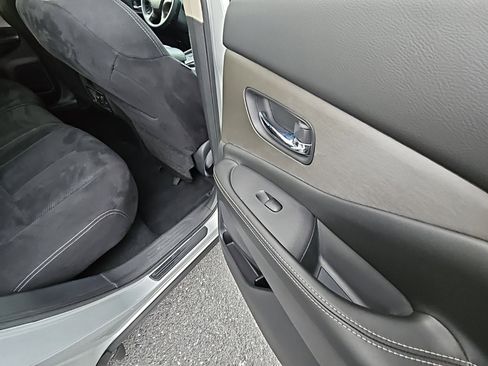 Used 2021 Nissan Murano S image 42