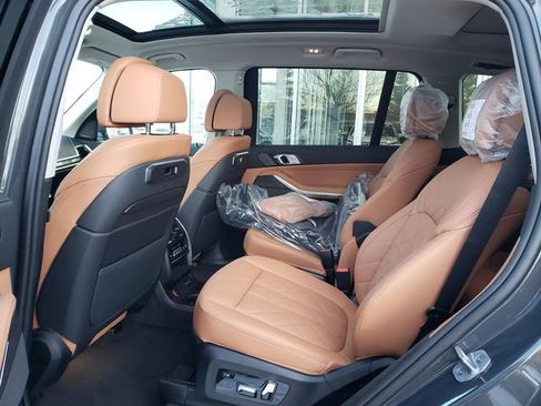 New 2026 BMW X7 xDrive40i w/ Premium Package image 12